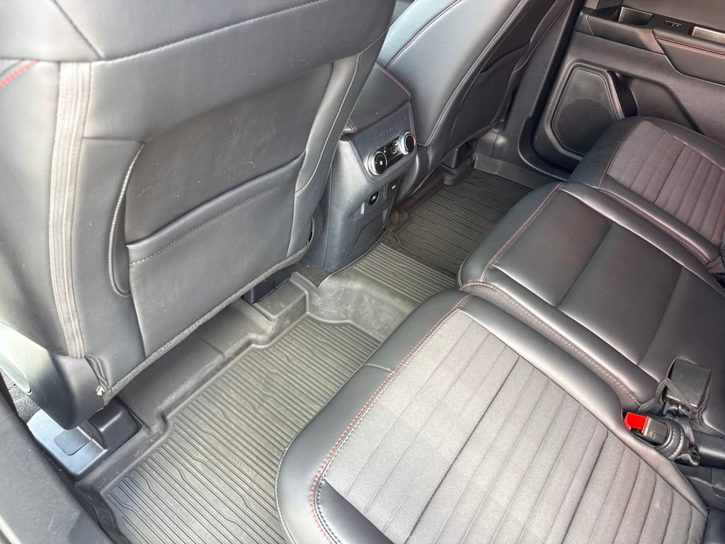 Used 2025 Ford Explorer ST-Line w/ ST-Line Street Pack AWD/4WD image 27