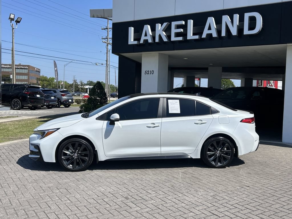 Used 2026 Toyota Corolla SE w/ SE Package FWD image 3