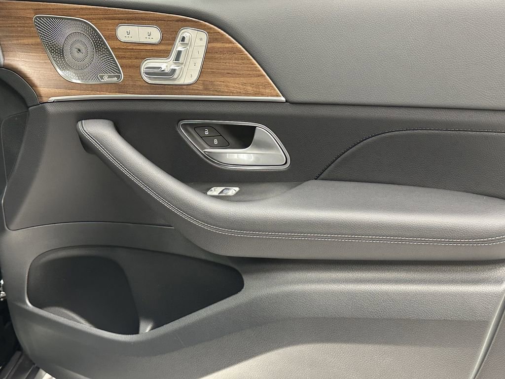 New 2026 Mercedes-Benz GLS 450 4MATIC image 17