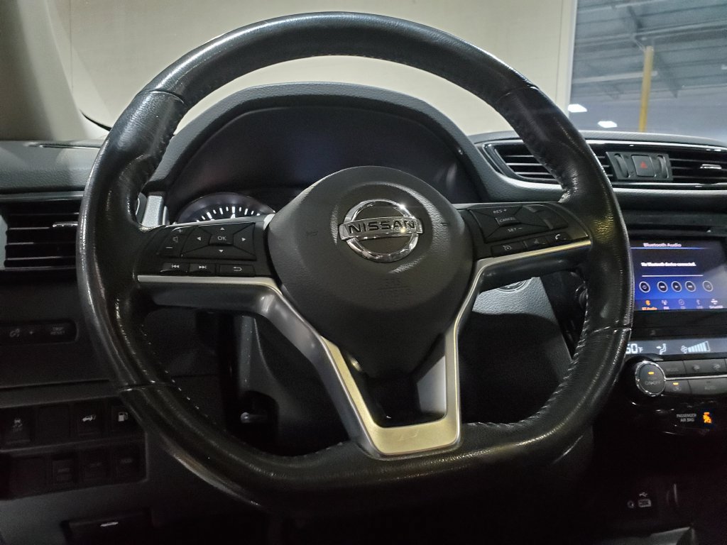 Used 2018 Nissan Rogue SV AWD/4WD image 23