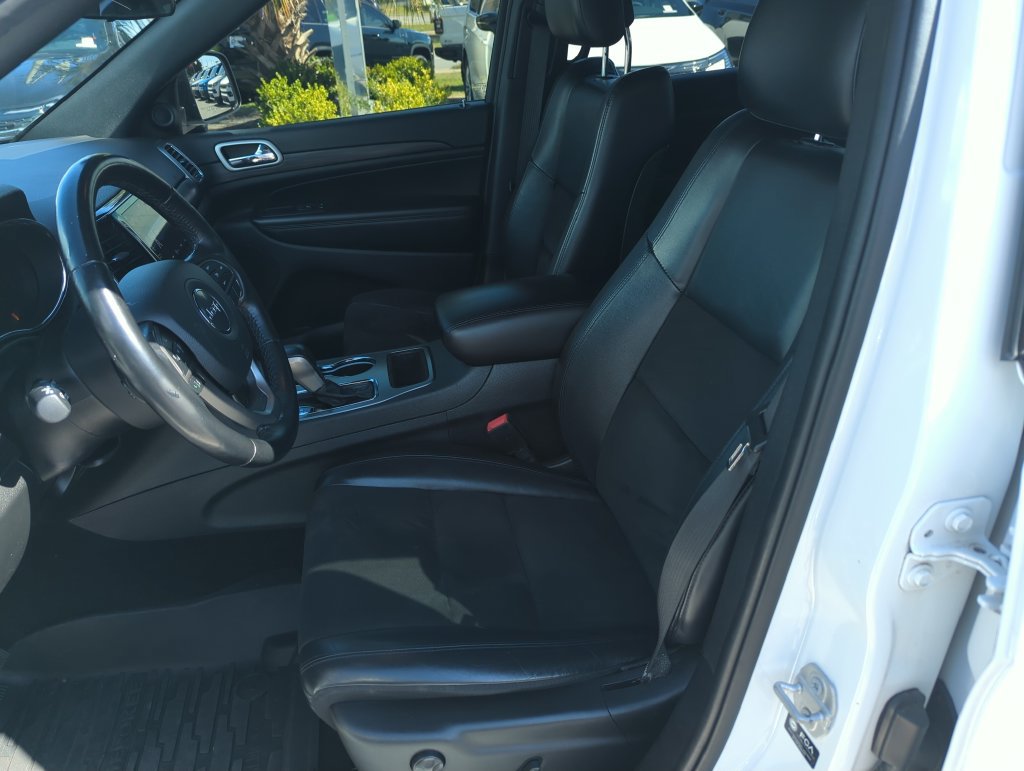 Used 2021 Jeep Grand Cherokee Laredo X AWD/4WD image 11