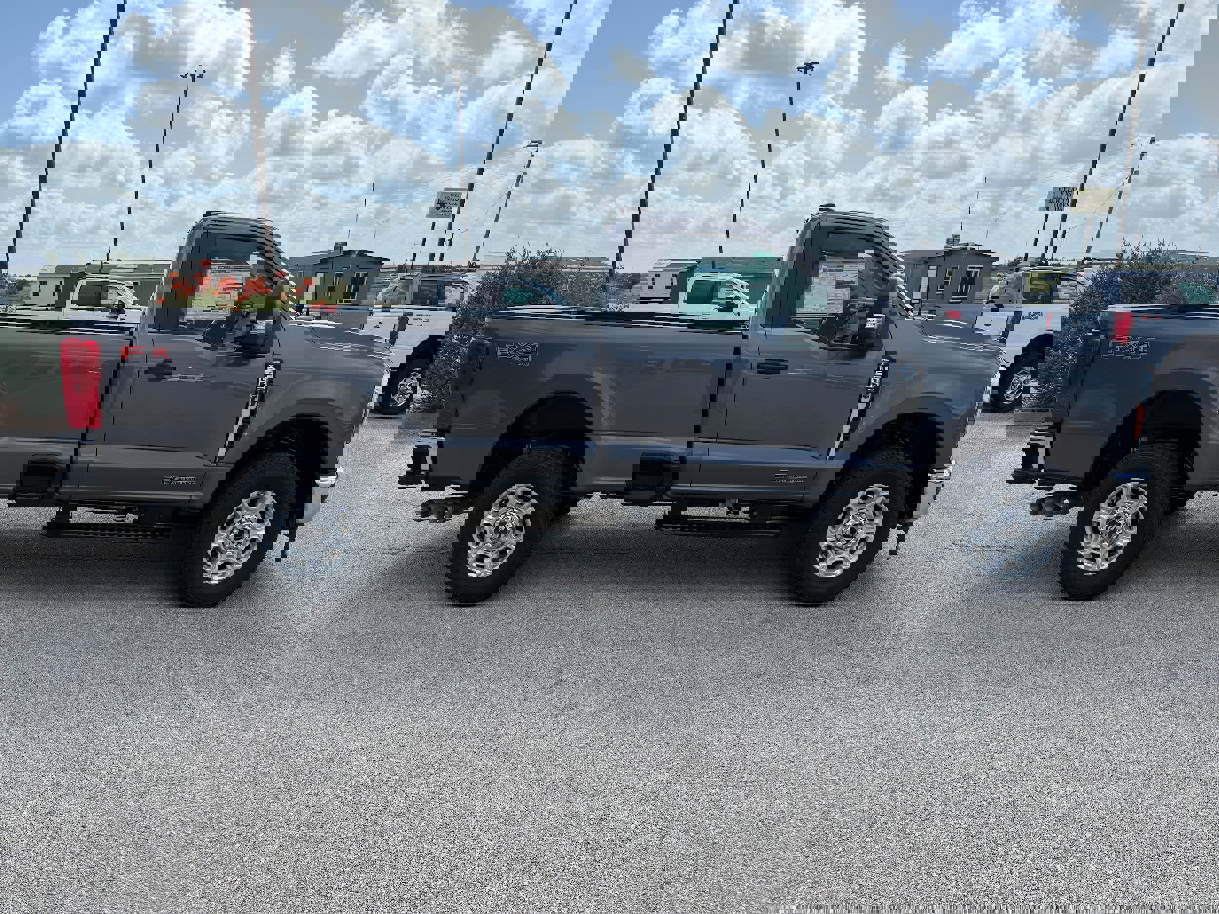 New 2025 Ford F250 XLT w/ FX4 Off-Road Package AWD/4WD image 13