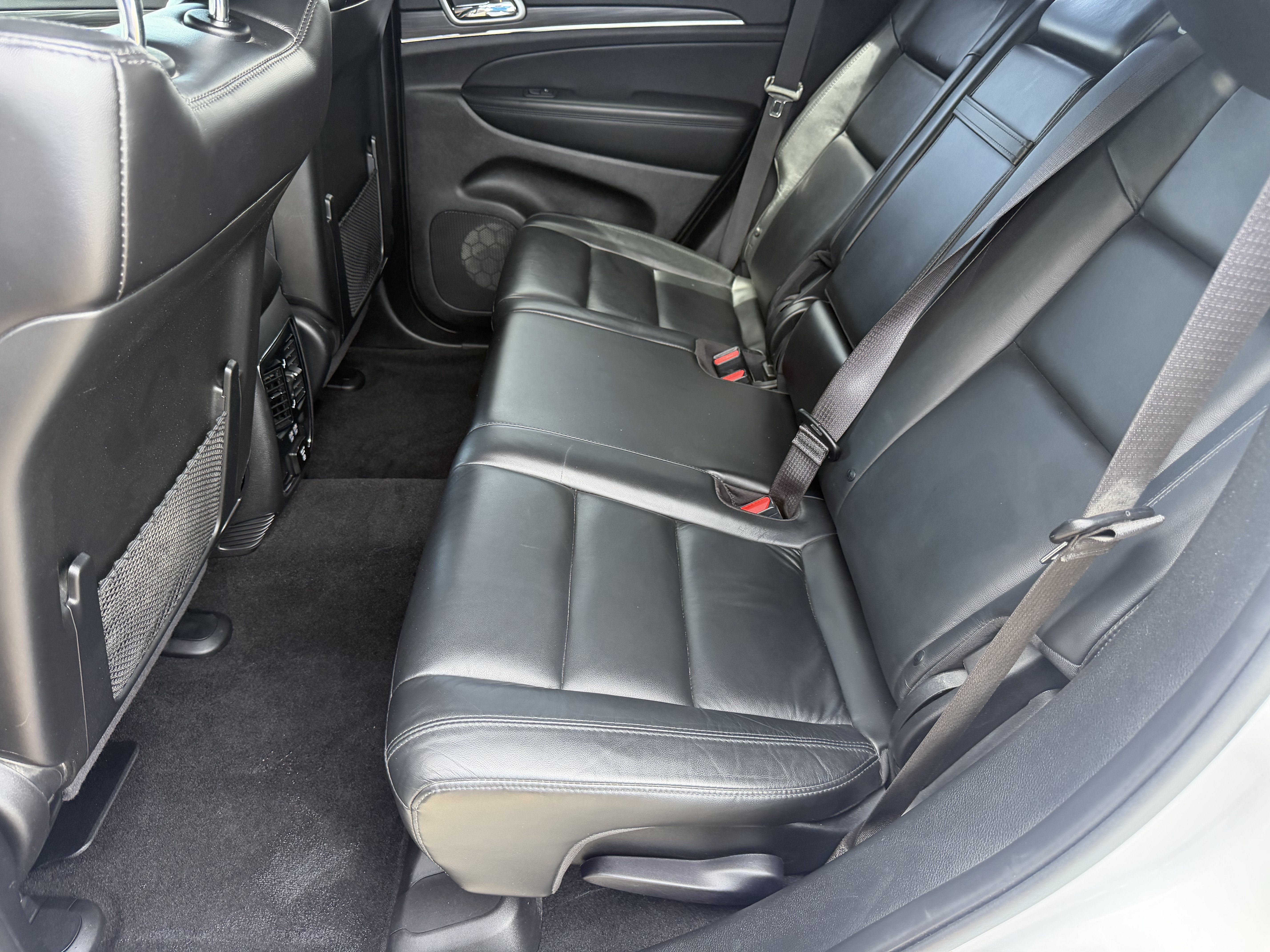 Used 2021 Jeep Grand Cherokee Limited AWD/4WD image 23