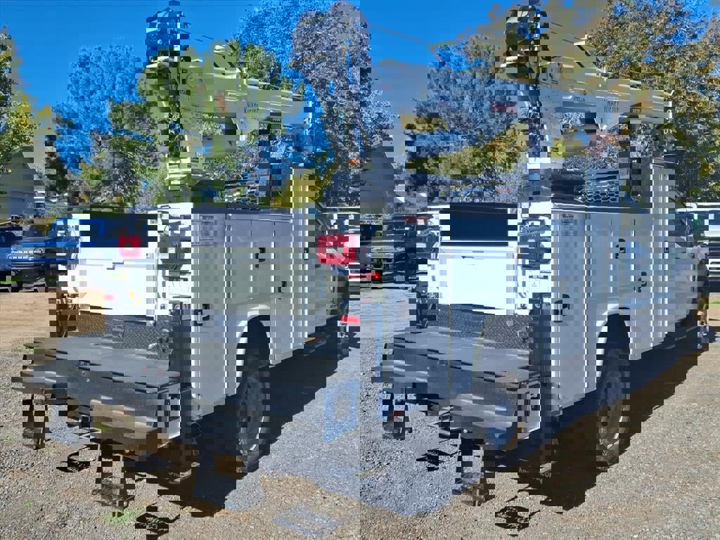 New 2026 Ford F550 4x4 Supercab Super Duty image 4