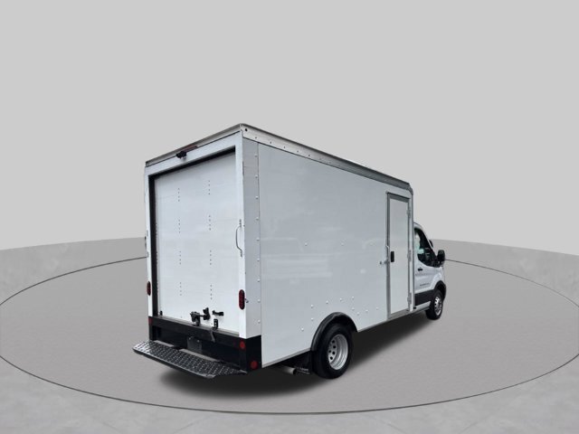 Used 2023 Ford Transit 350 DRW RWD image 5