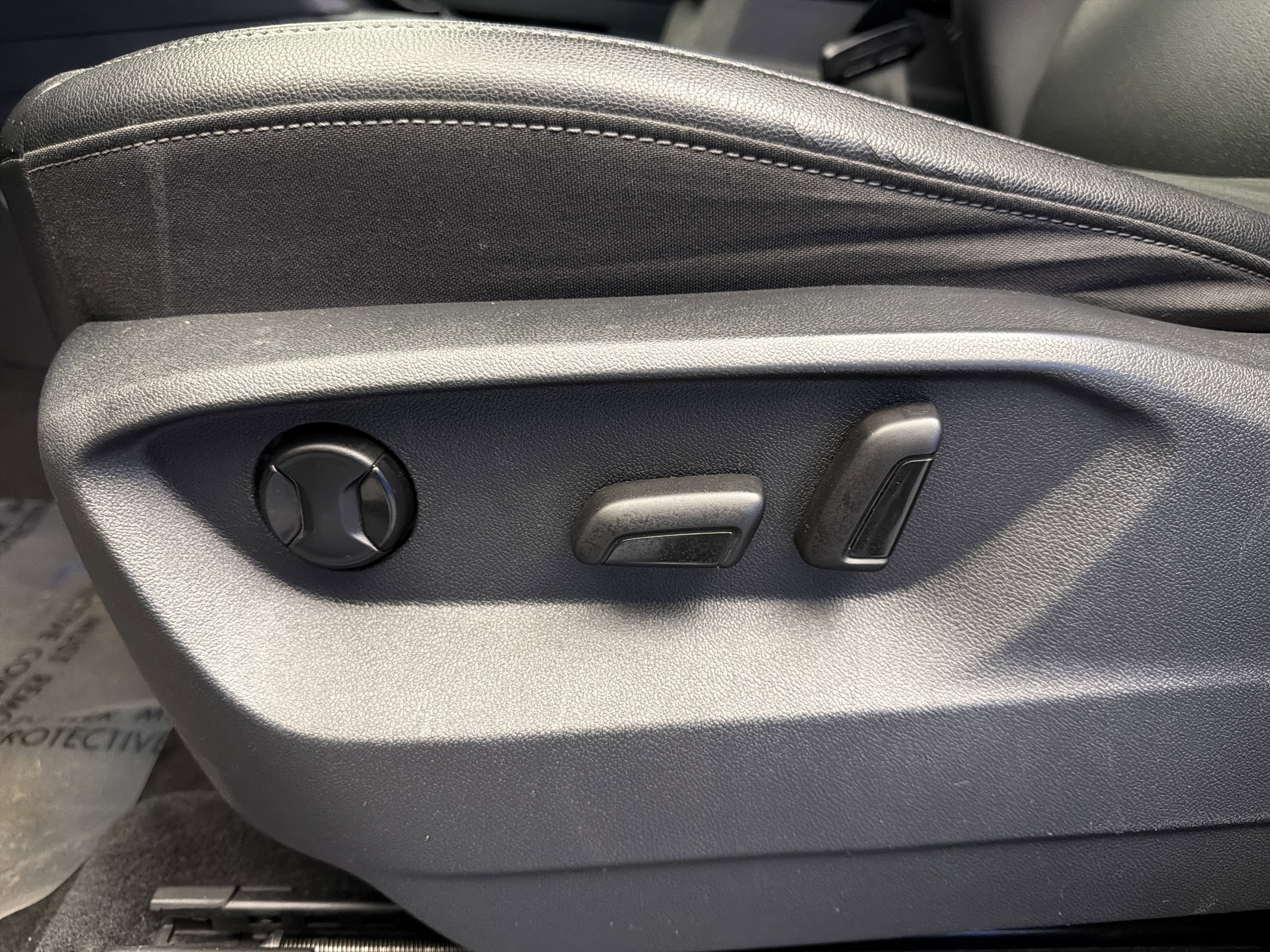 Used 2019 Volkswagen Atlas SE FWD image 11