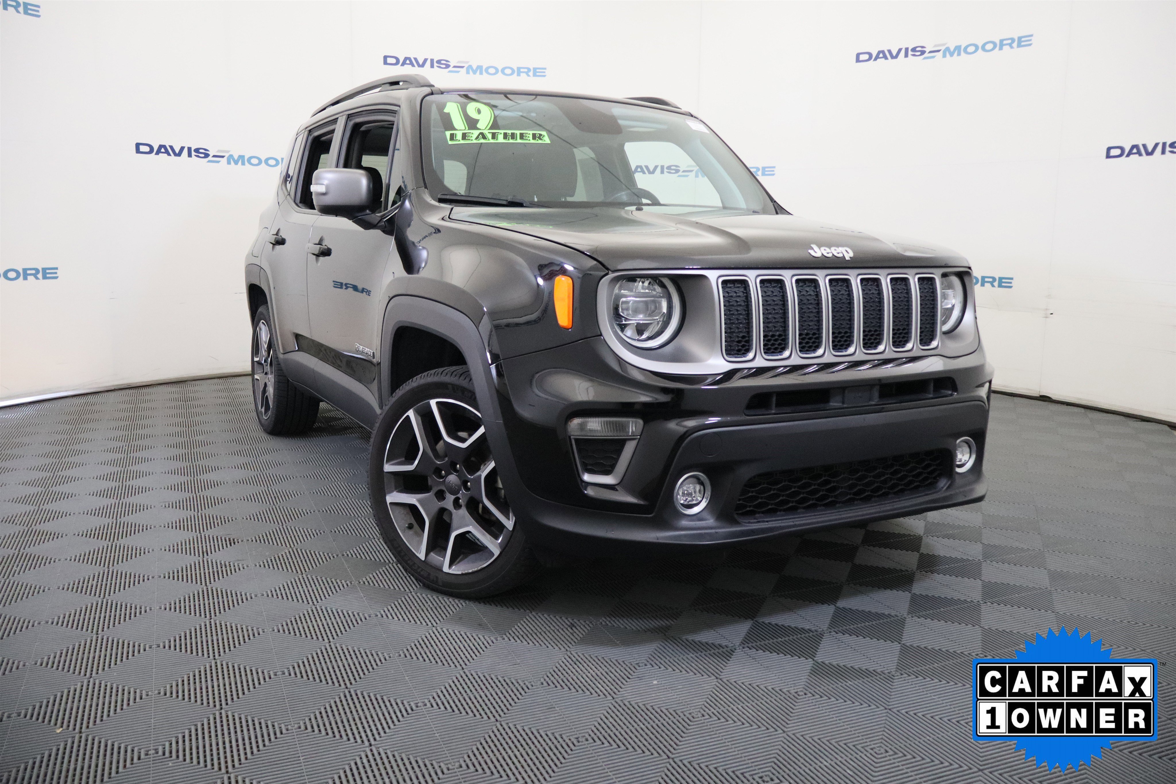 Used 2019 Jeep Renegade Limited w/ UConnect 8.4 Nav Group AWD/4WD image 2