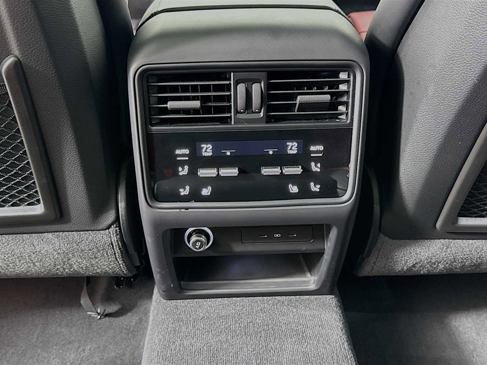 Certified 2025 Porsche Cayenne image 26