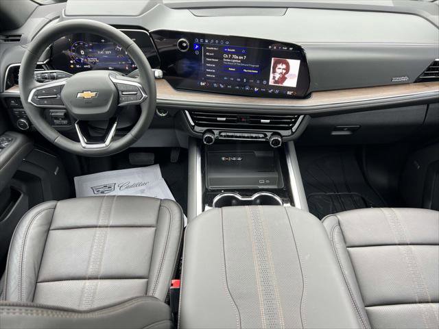 Used 2025 Chevrolet Suburban High Country w/ Sun And Tow Package image 13