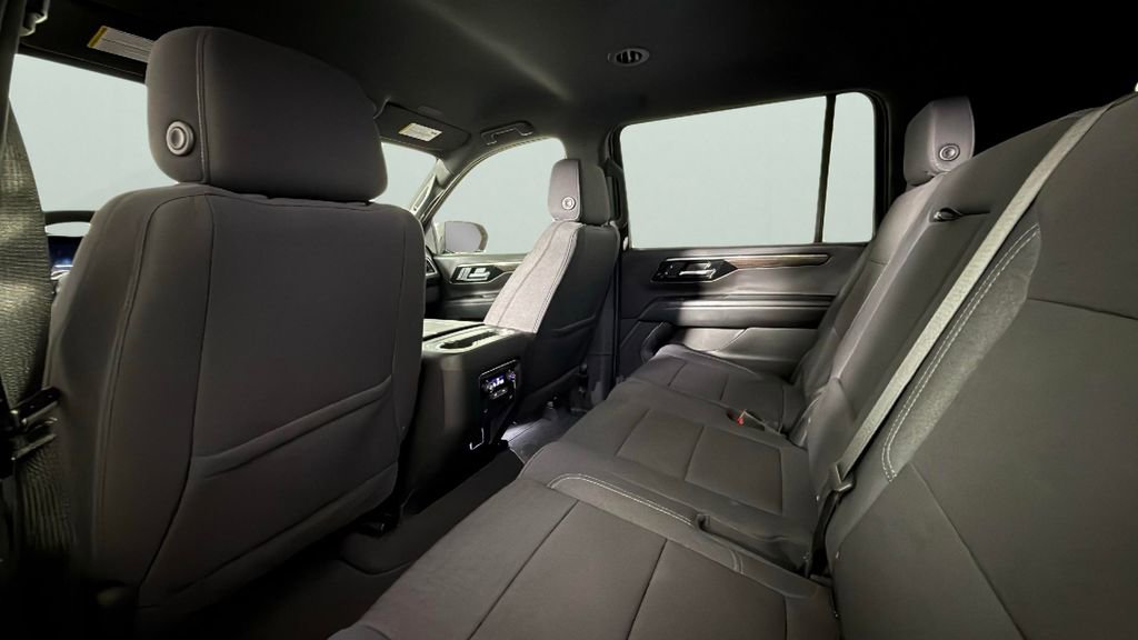 Certified 2025 Chevrolet Suburban LS image 30