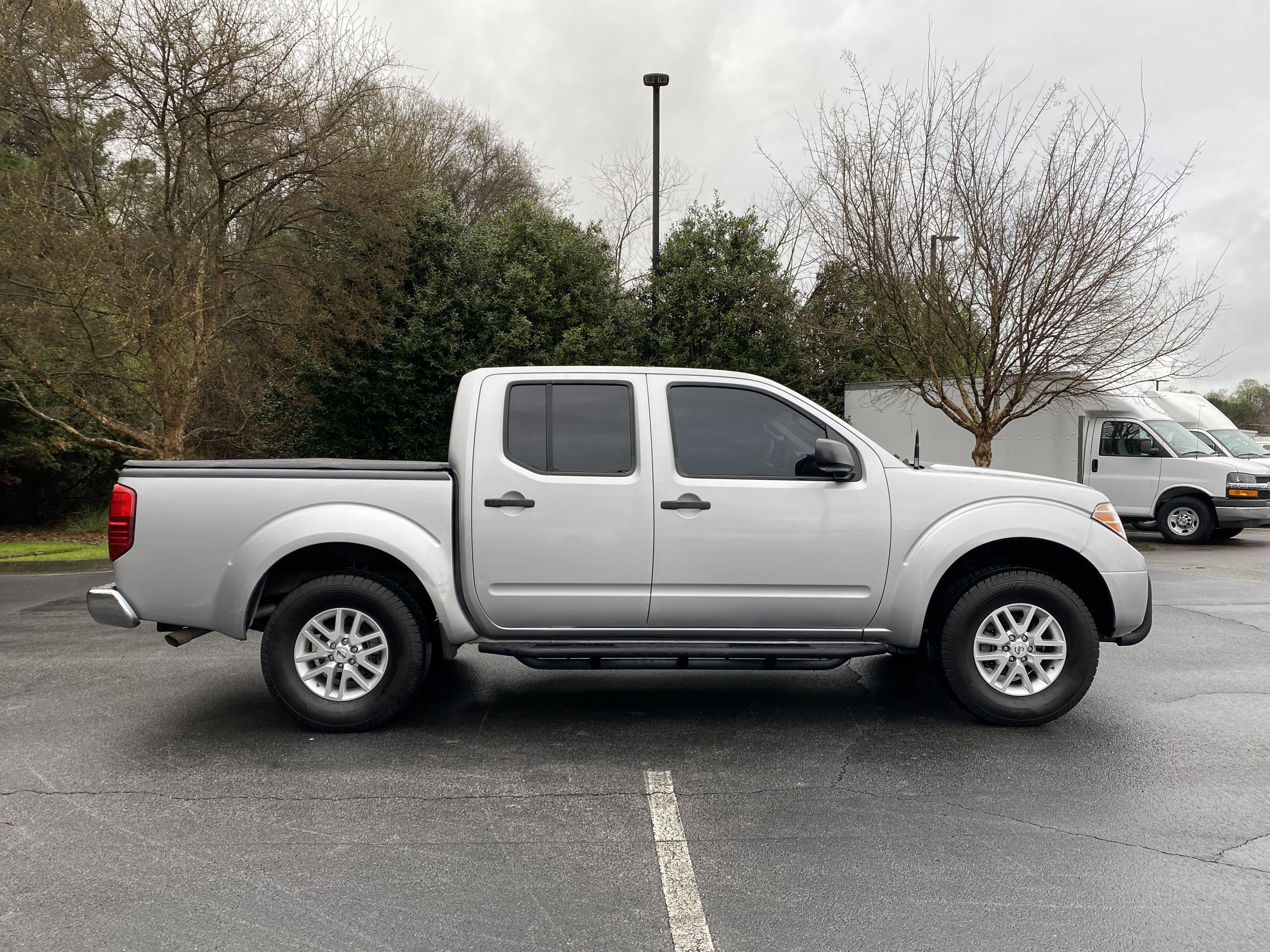 Used 2016 Nissan Frontier SV image 10