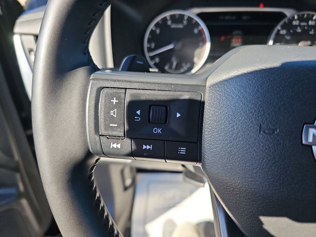 Used 2025 Nissan Rogue SV image 22