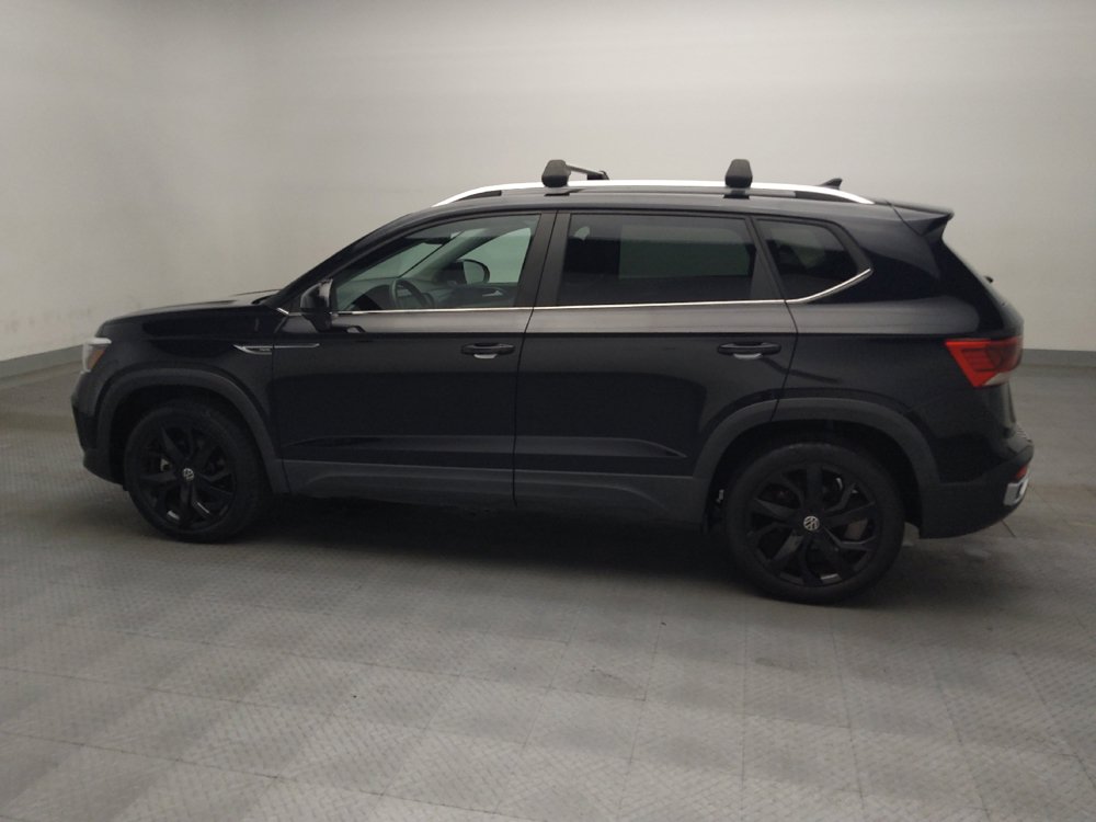 Used 2022 Volkswagen Taos SE FWD image 3
