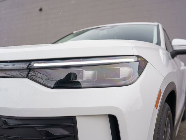 Used 2025 Volkswagen Tiguan S w/ 18" Wheel Package image 11