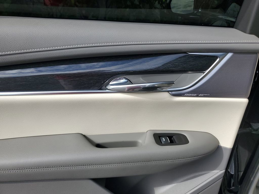 Certified 2023 Cadillac XT6 Premium Luxury w/ Technology Package FWD image 16