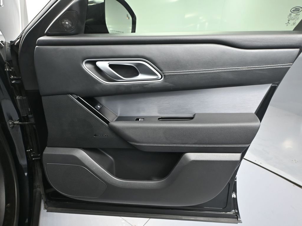 Used 2023 Land Rover Range Rover Velar R-Dynamic S AWD/4WD image 48