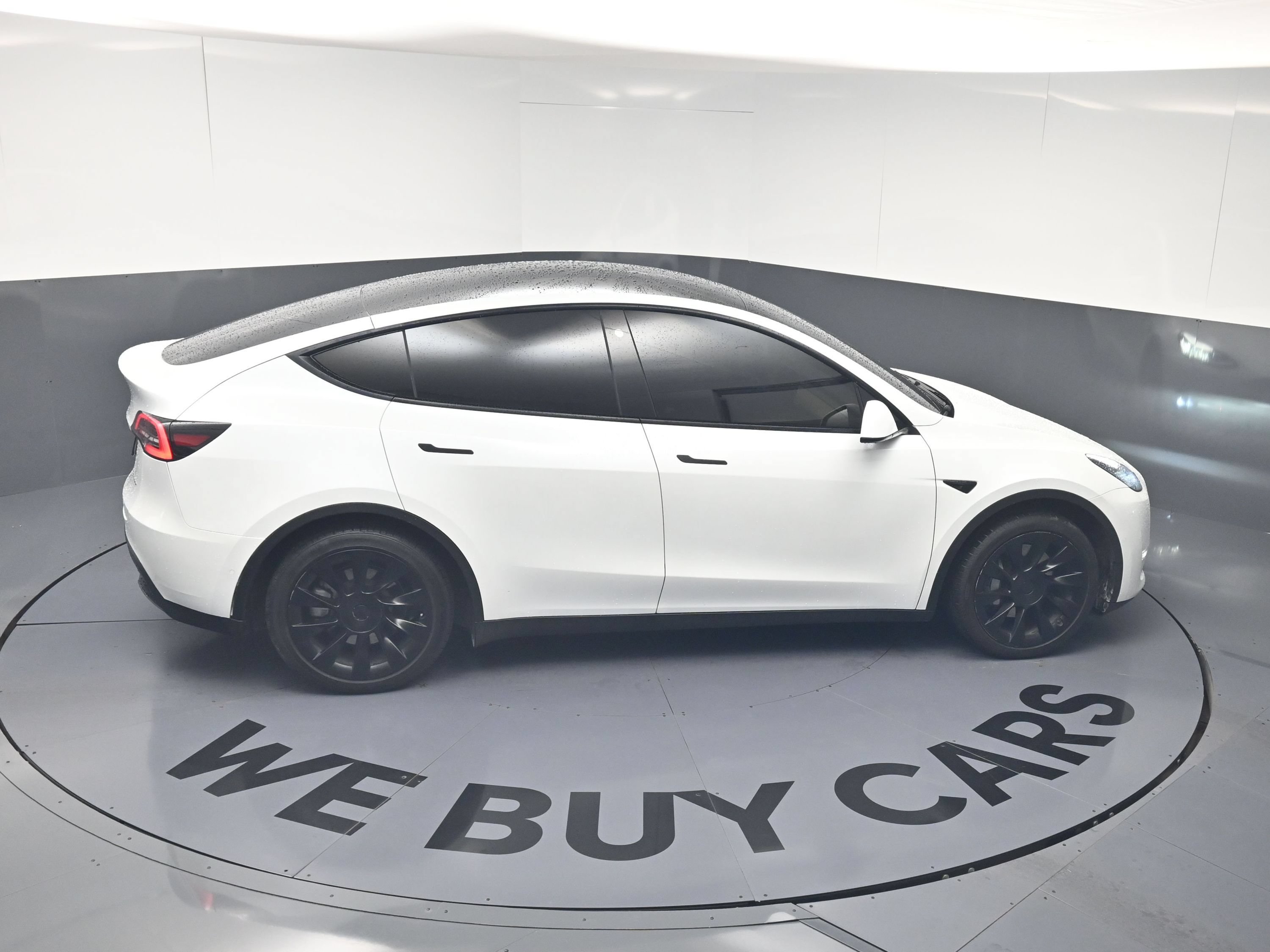 Used 2021 Tesla Model Y Long Range AWD/4WD image 34
