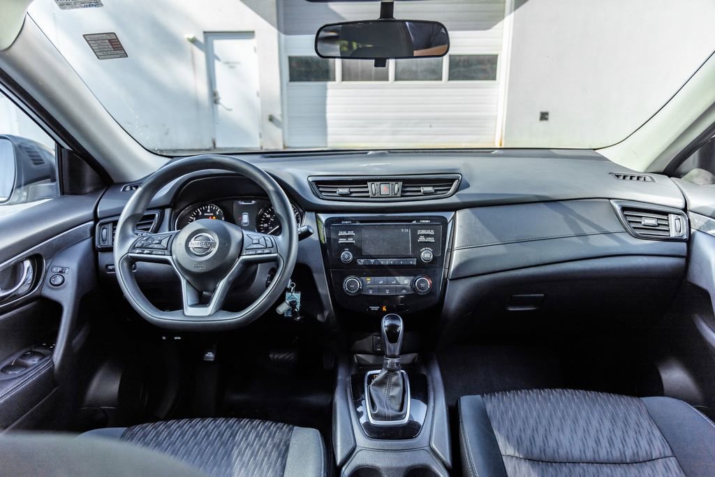 Used 2017 Nissan Rogue S AWD/4WD image 26