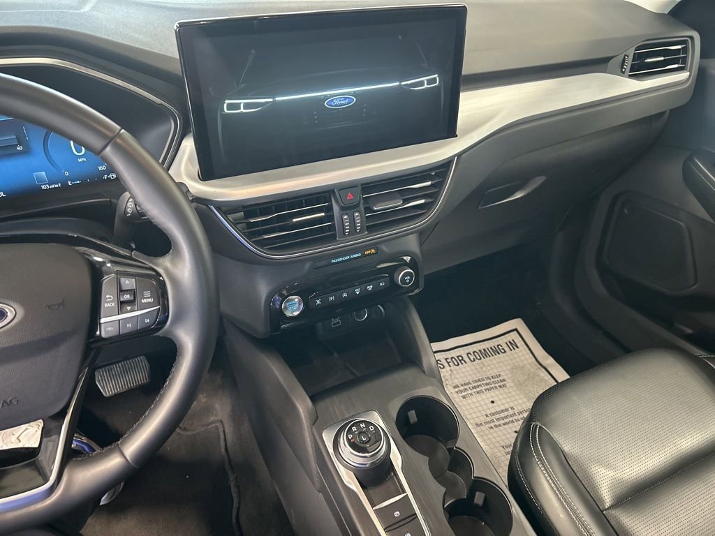 Used 2024 Ford Escape Platinum AWD/4WD image 4