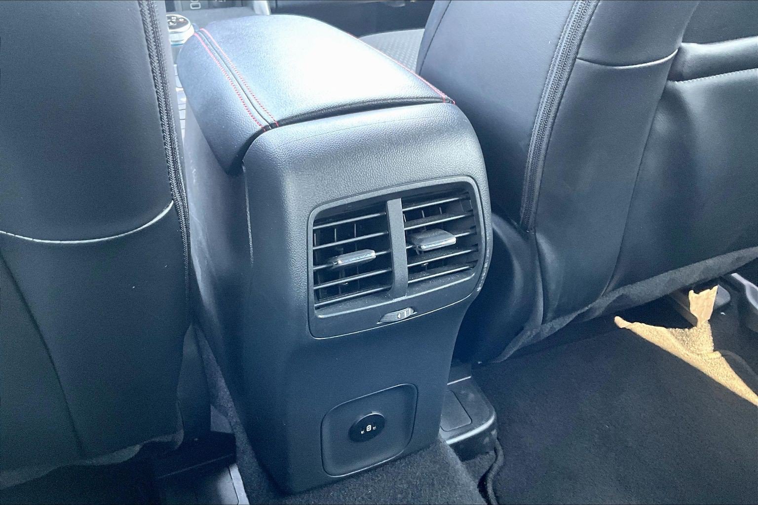 Used 2025 Ford Escape ST-Line Select AWD/4WD image 11