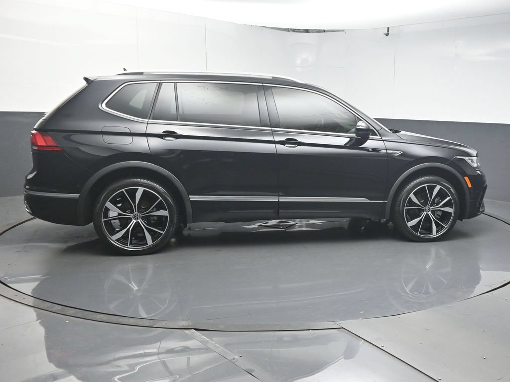 Used 2024 Volkswagen Tiguan SEL R-Line AWD/4WD image 8