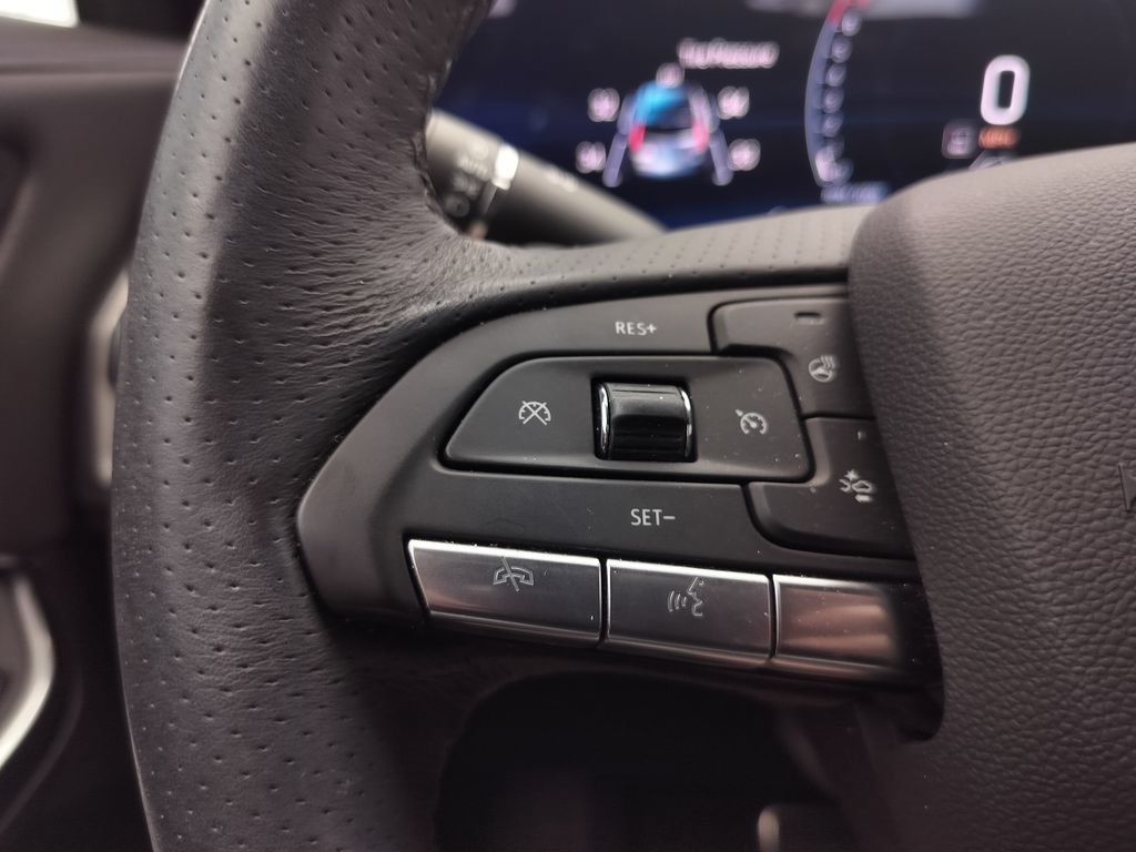 Used 2025 Cadillac XT4 Sport FWD image 15