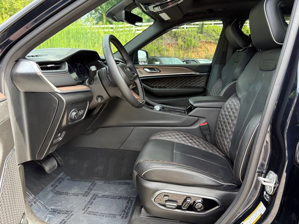 Used 2024 Jeep Grand Cherokee L Summit w/ Rear Seat Video Group I image 4