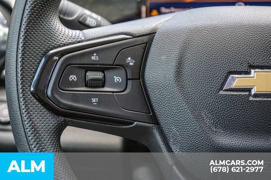 Used 2025 Chevrolet Trax LT FWD image 28