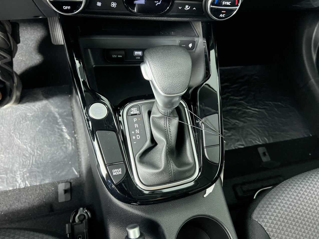Used 2023 Kia Soul LX w/ Option Group 015 FWD image 22