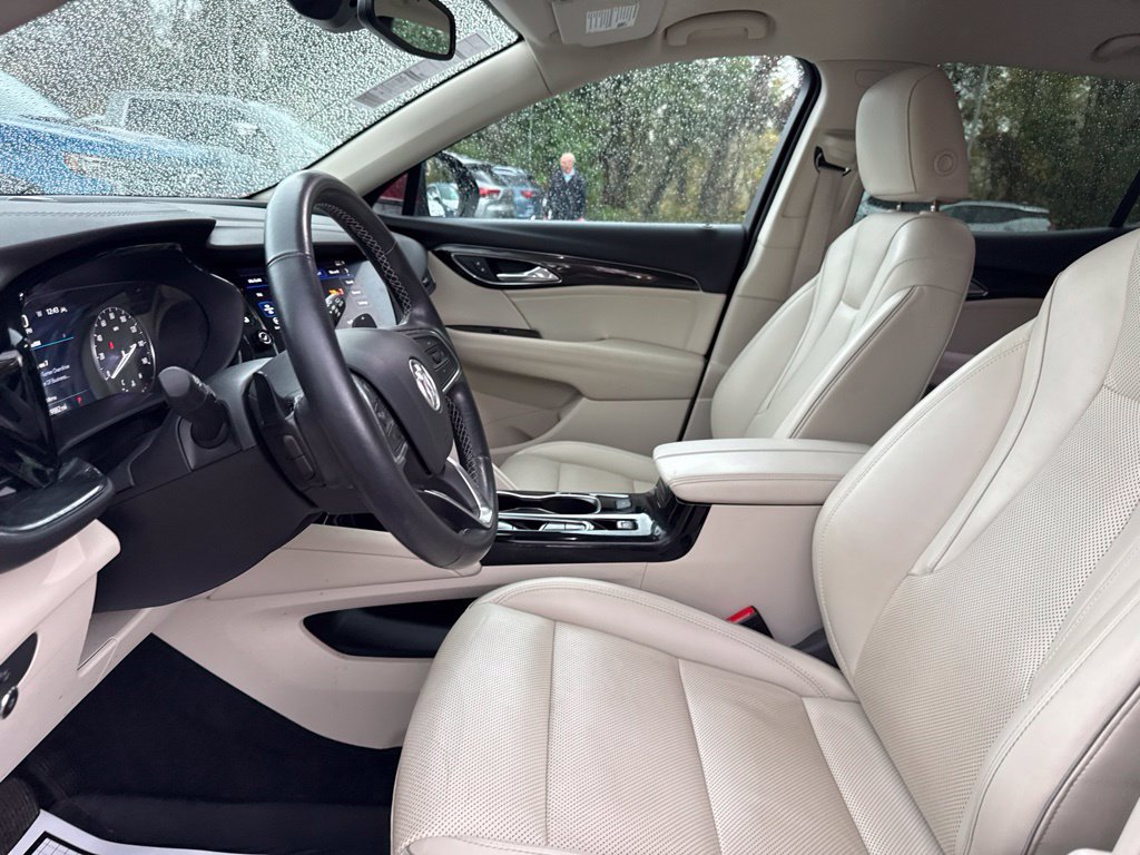 Used 2022 Buick Envision Essence w/ Safety Package AWD/4WD image 9