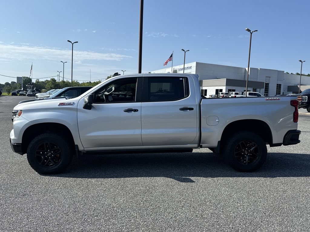 Used 2022 Chevrolet Silverado 1500 LT Trail Boss w/ LT Trail Boss Premium Package AWD/4WD image 4