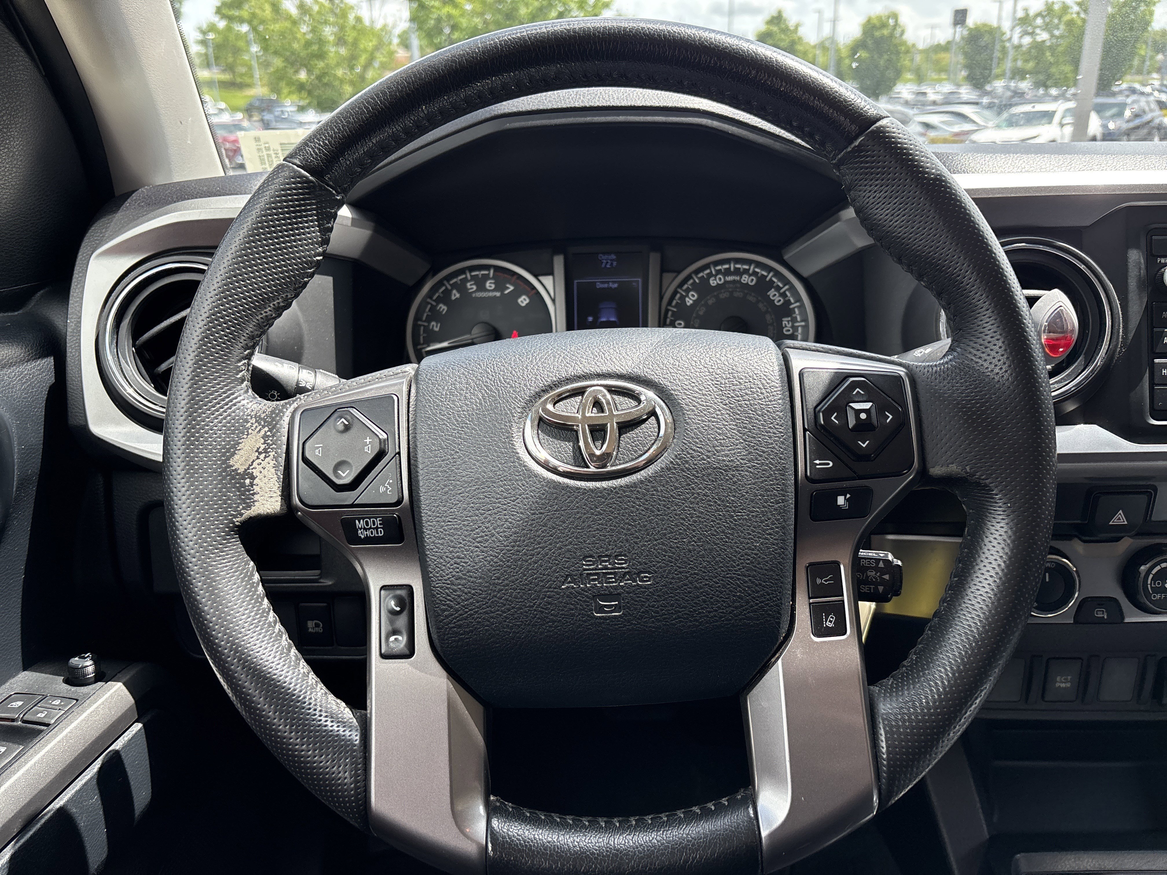Used 2019 Toyota Tacoma SR5 AWD/4WD image 17