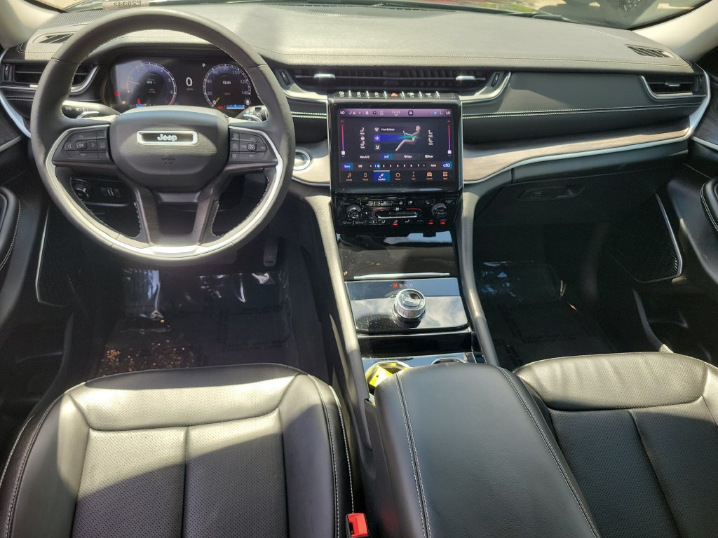 Used 2023 Jeep Grand Cherokee Limited w/ Luxury Tech Group II RWD image 27
