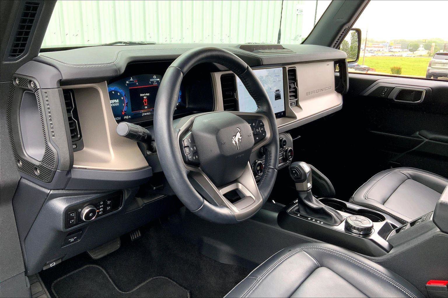 Used 2025 Ford Bronco Outer Banks w/ Sasquatch Package AWD/4WD image 13