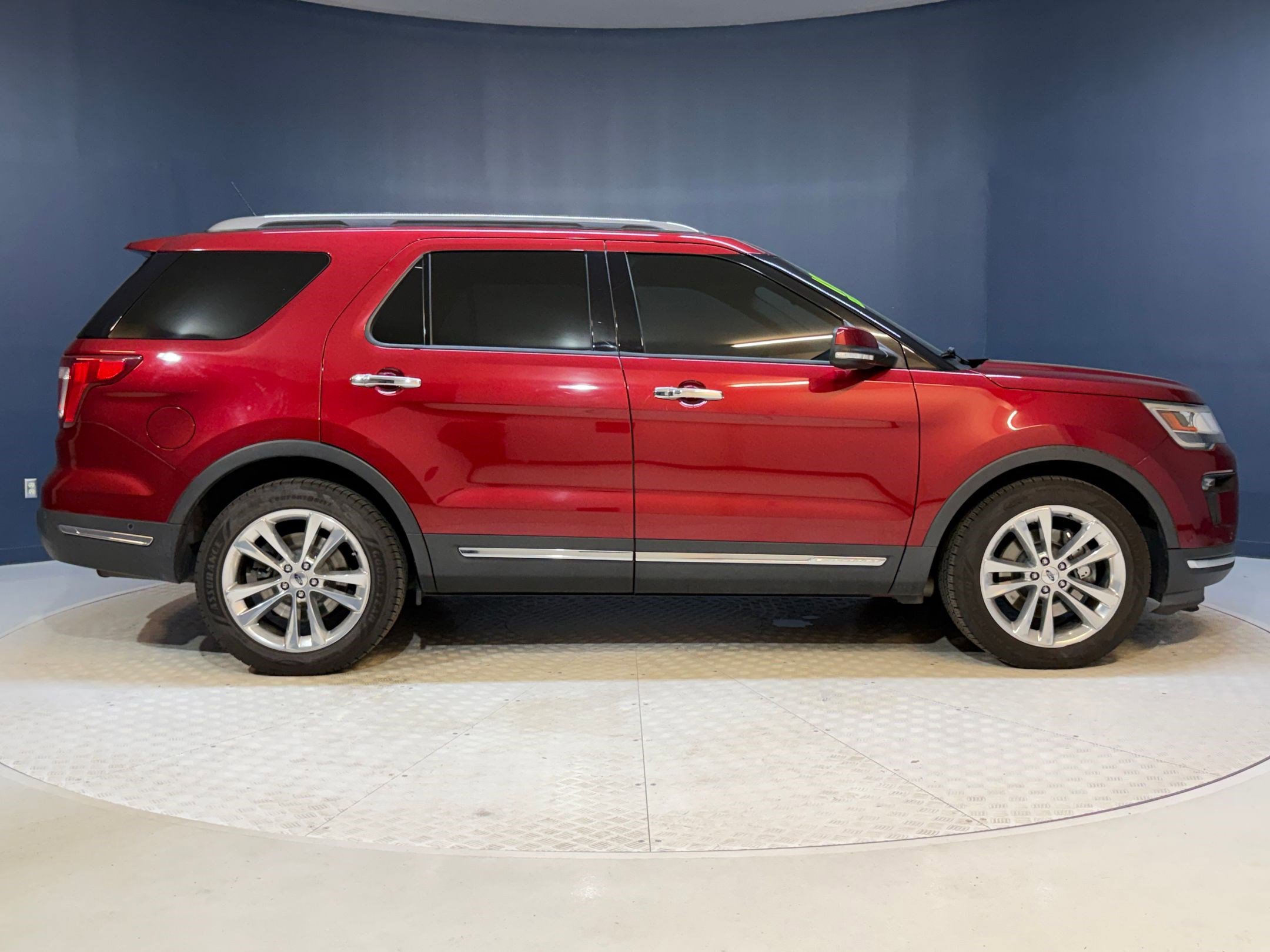 Used 2018 Ford Explorer Limited w/ Equipment Group 301A FWD image 8