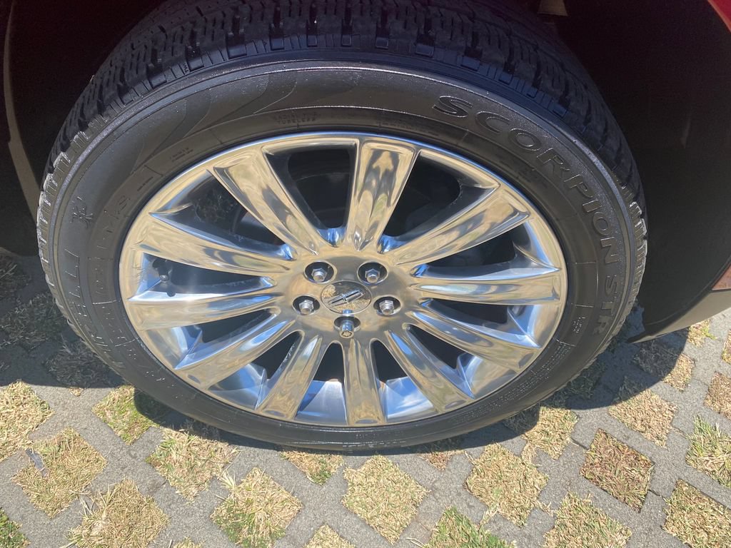 Used 2014 Lincoln MKX FWD w/ Equipment Group 102A image 9