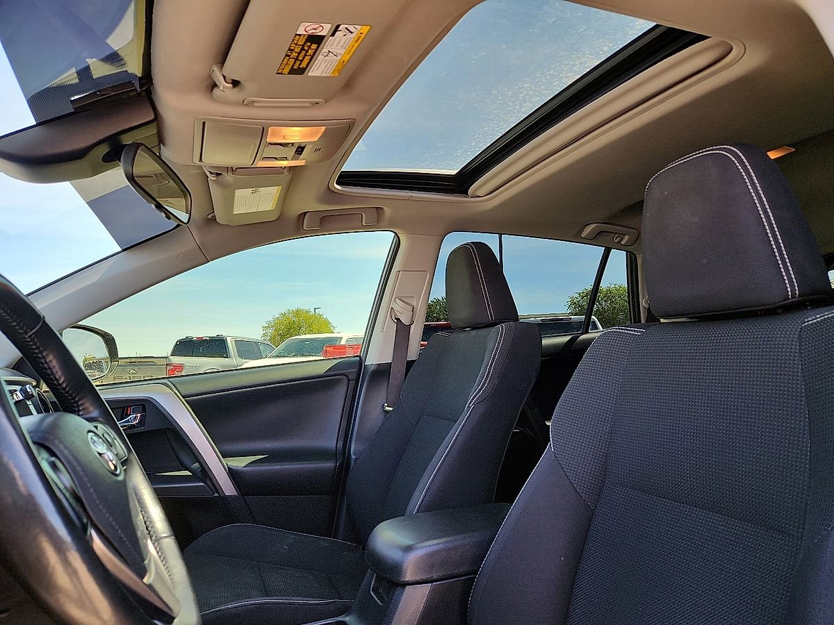 Used 2018 Toyota RAV4 XLE AWD/4WD image 7