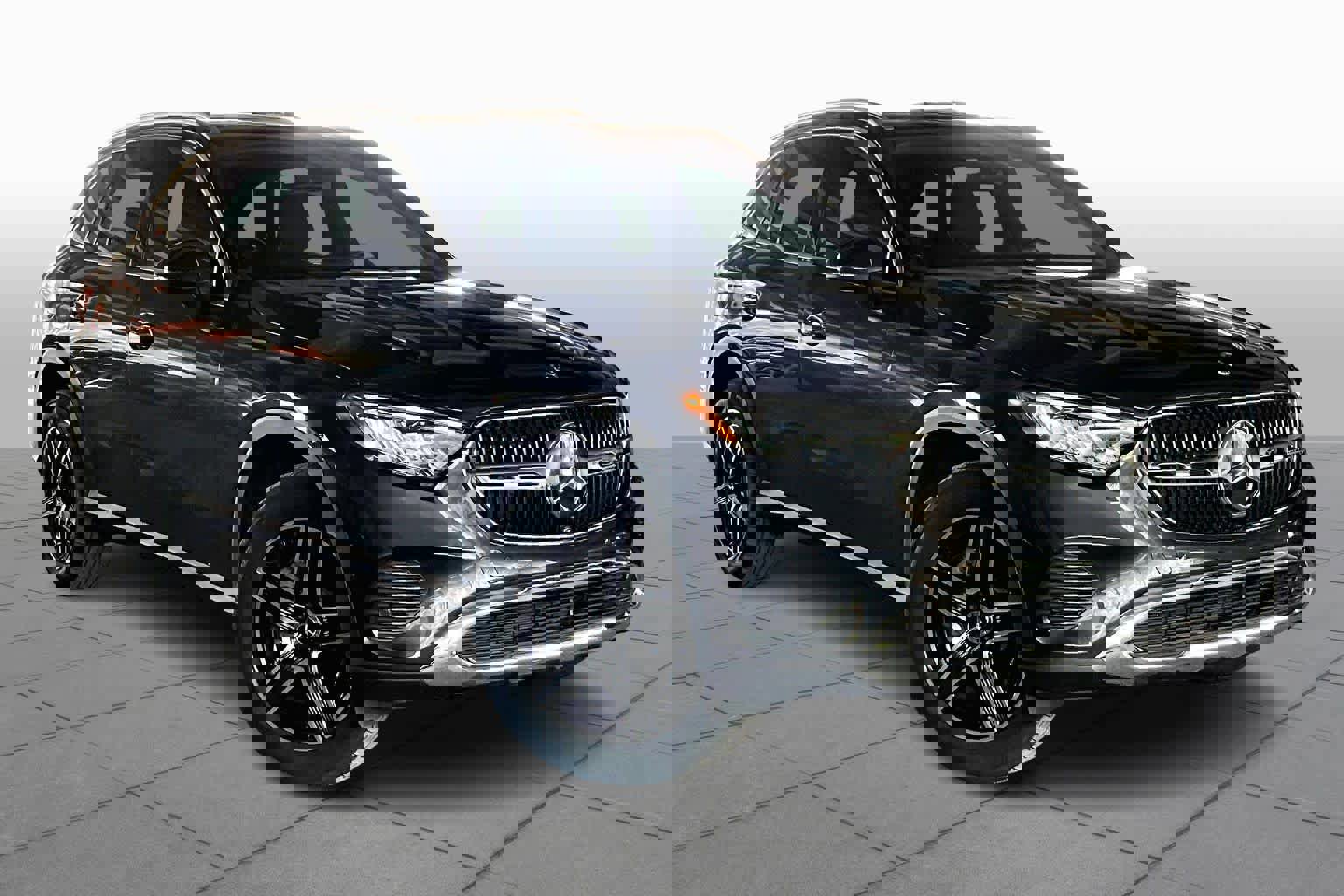 Used 2026 Mercedes-Benz GLC 300 image 2