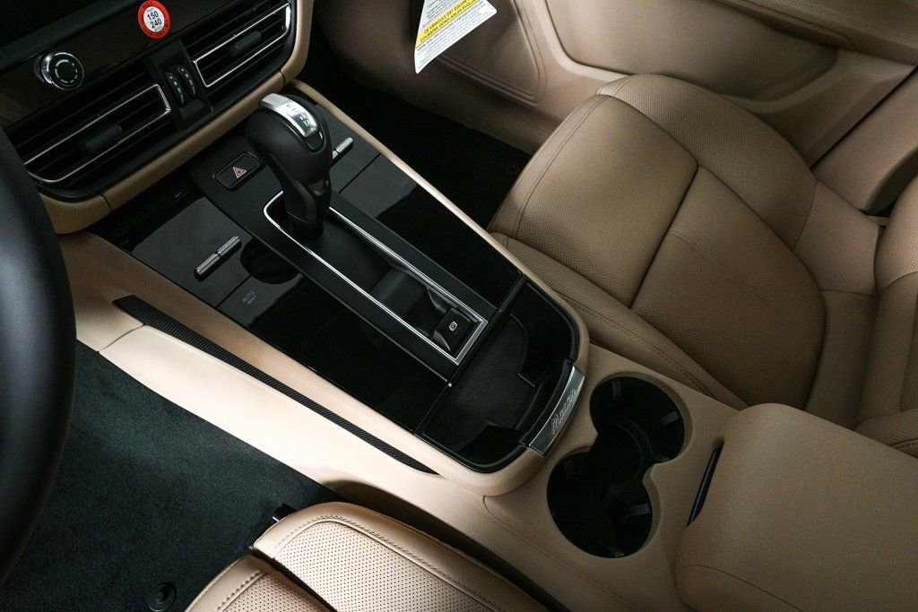 Certified 2026 Porsche Macan image 19