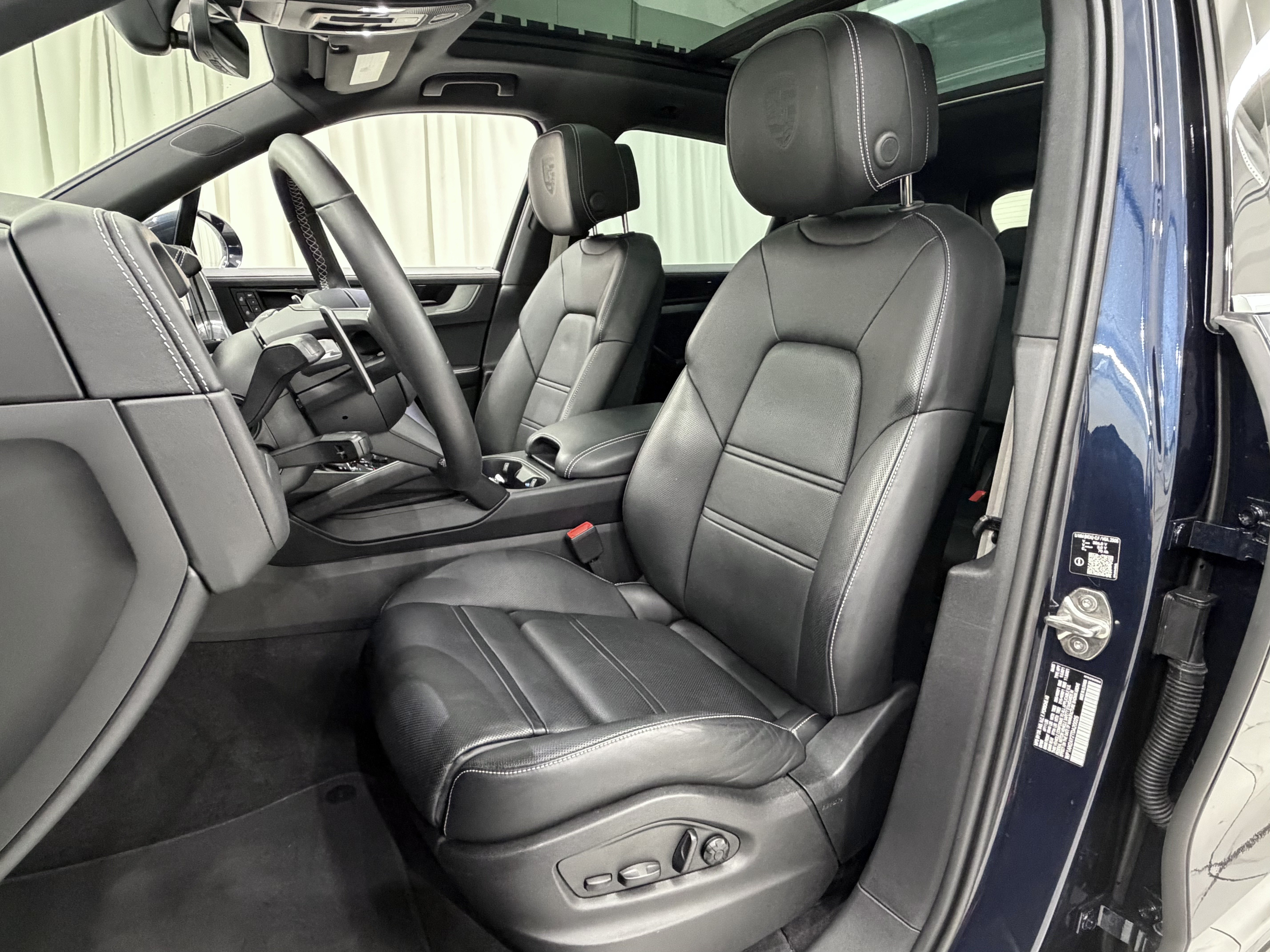 Certified 2026 Porsche Cayenne S AWD/4WD image 33
