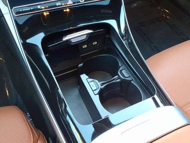 Used 2025 Mercedes-Benz C 300 4MATIC Sedan image 7