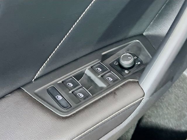 Used 2024 Volkswagen Tiguan SEL R-Line image 18