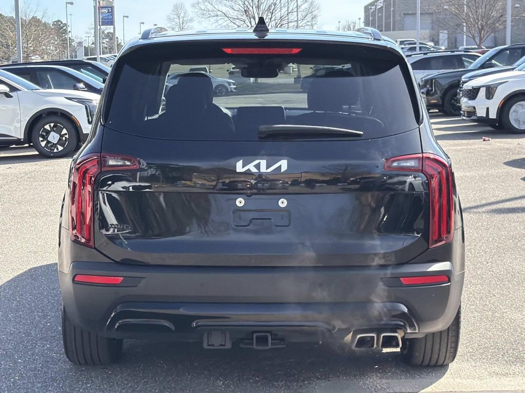 Used 2022 Kia Telluride SX w/ SX Prestige Package image 3