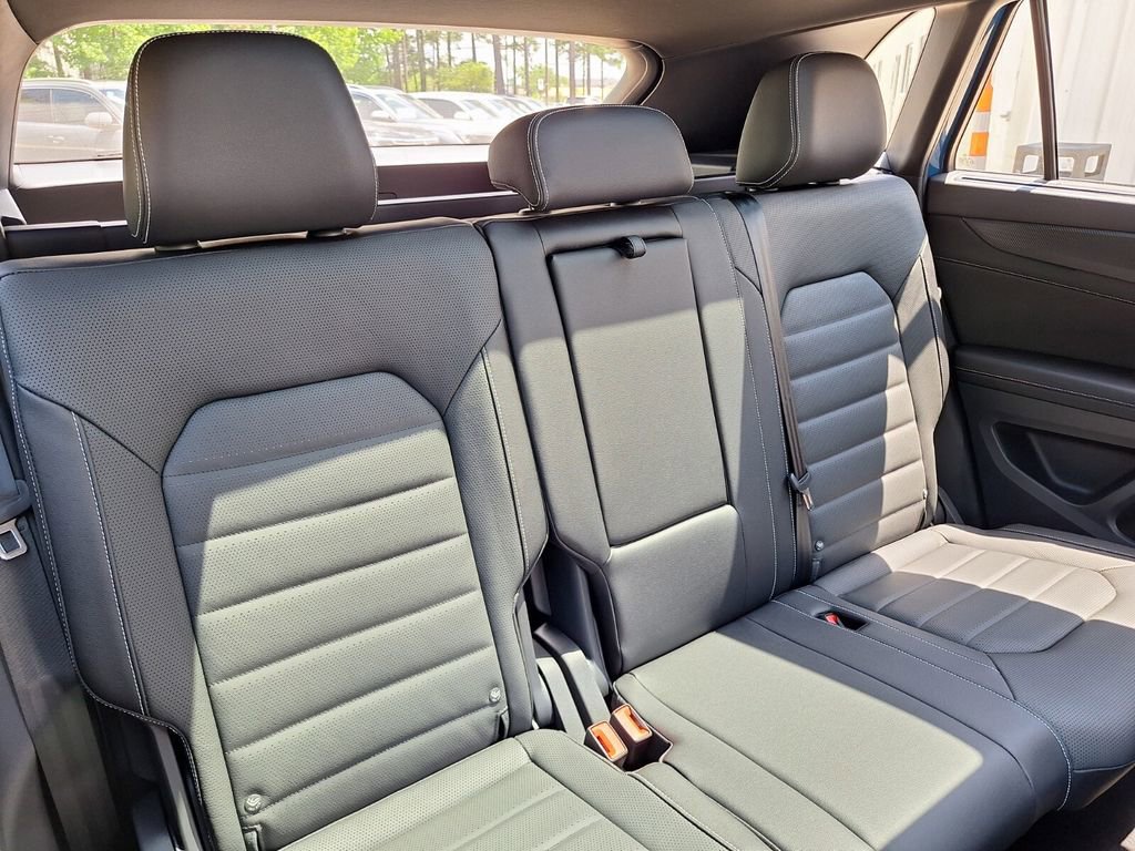 New 2025 Volkswagen Atlas Cross Sport SEL R-Line image 31