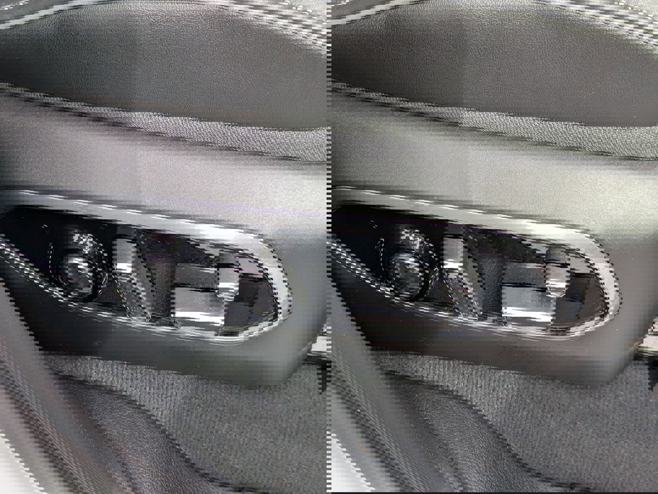 Certified 2025 Jeep Grand Cherokee Overland w/ Luxury Tech Group IV image 35