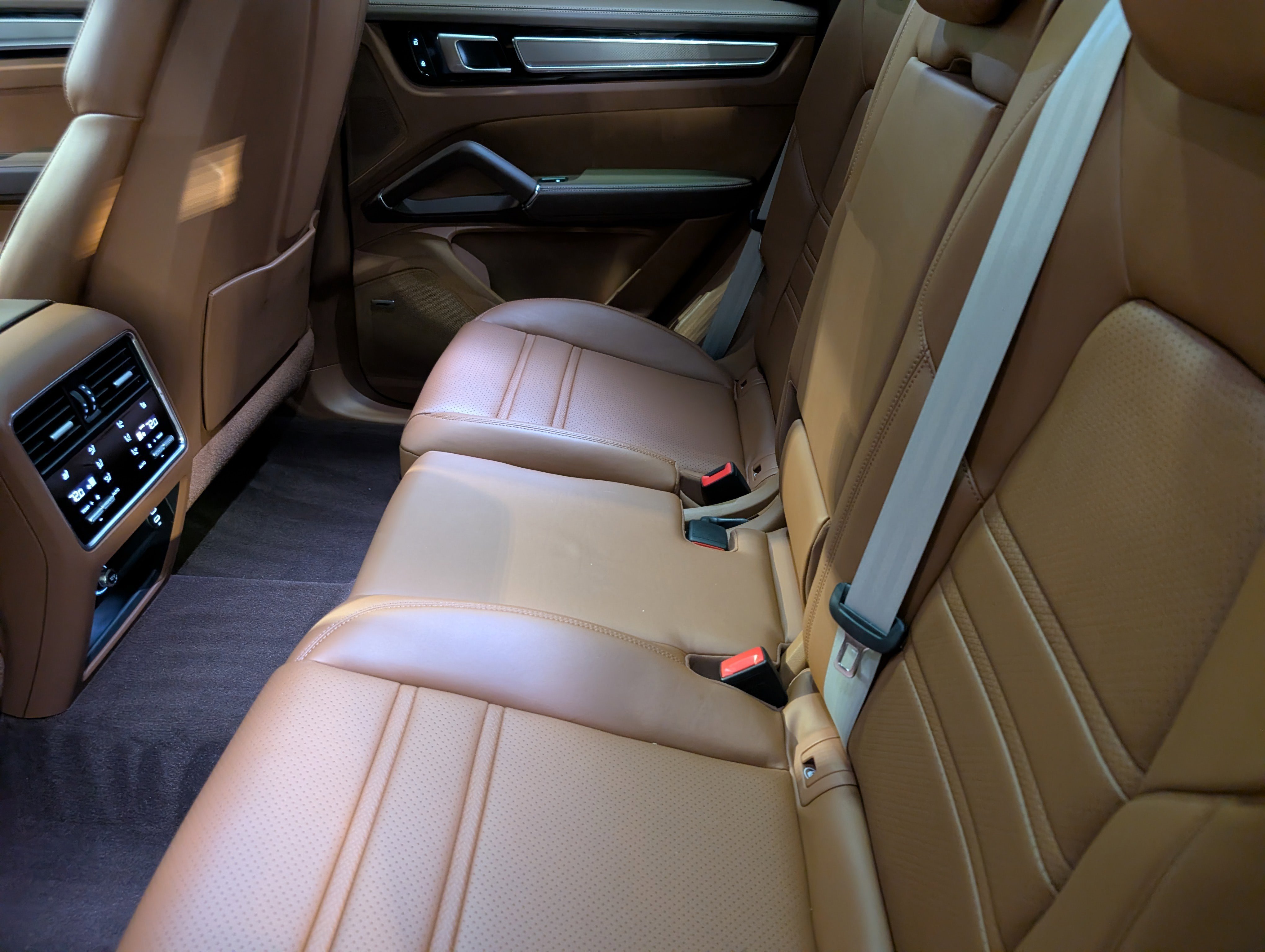 Certified 2023 Porsche Cayenne S Platinum AWD/4WD image 26