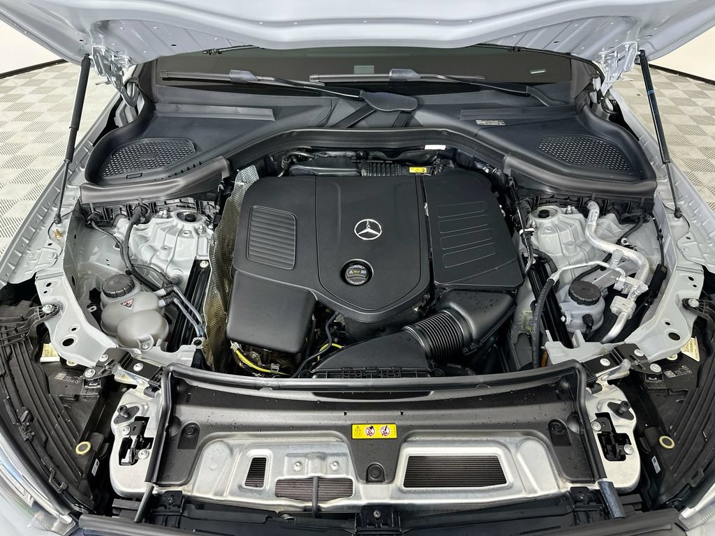 Used 2025 Mercedes-Benz GLC 300 4MATIC image 31
