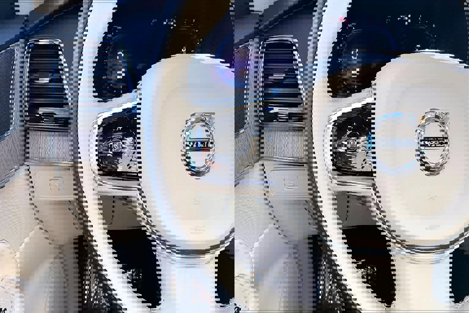 Certified 2024 Volvo XC90 B6 Plus image 22