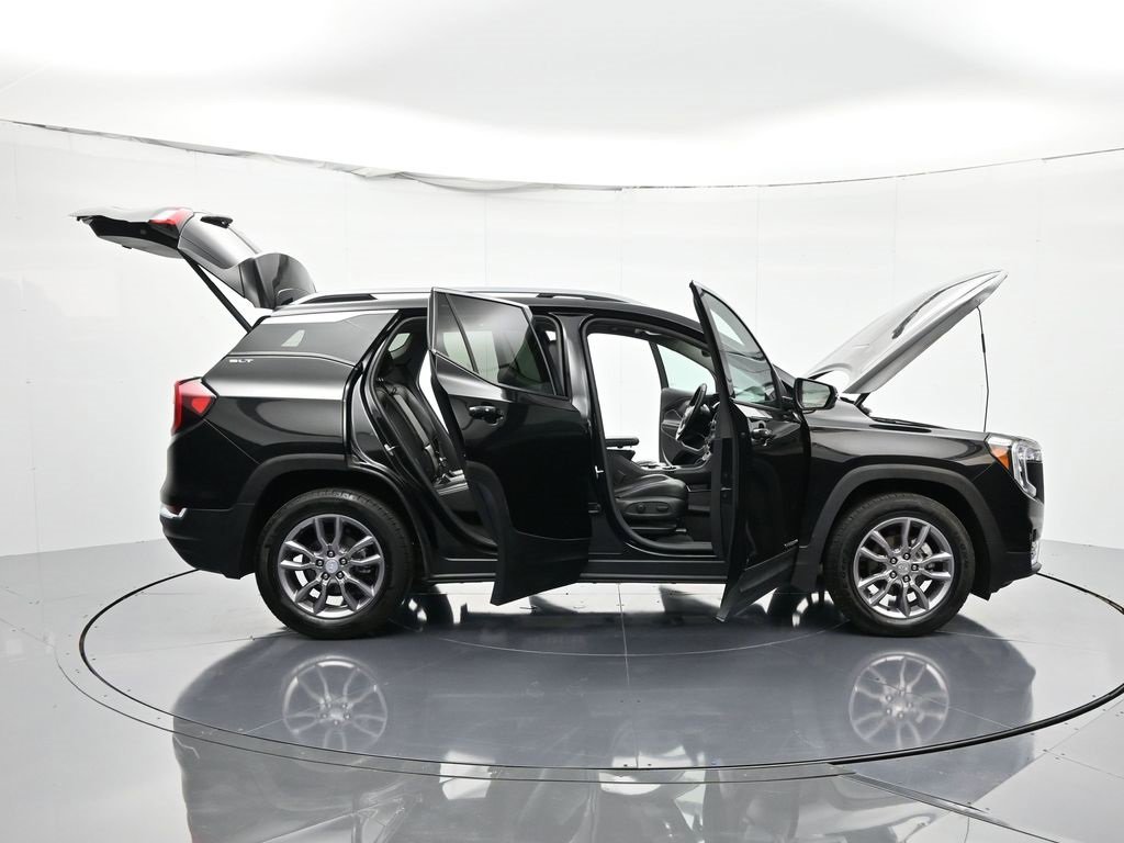 Used 2023 GMC Terrain SLT image 46