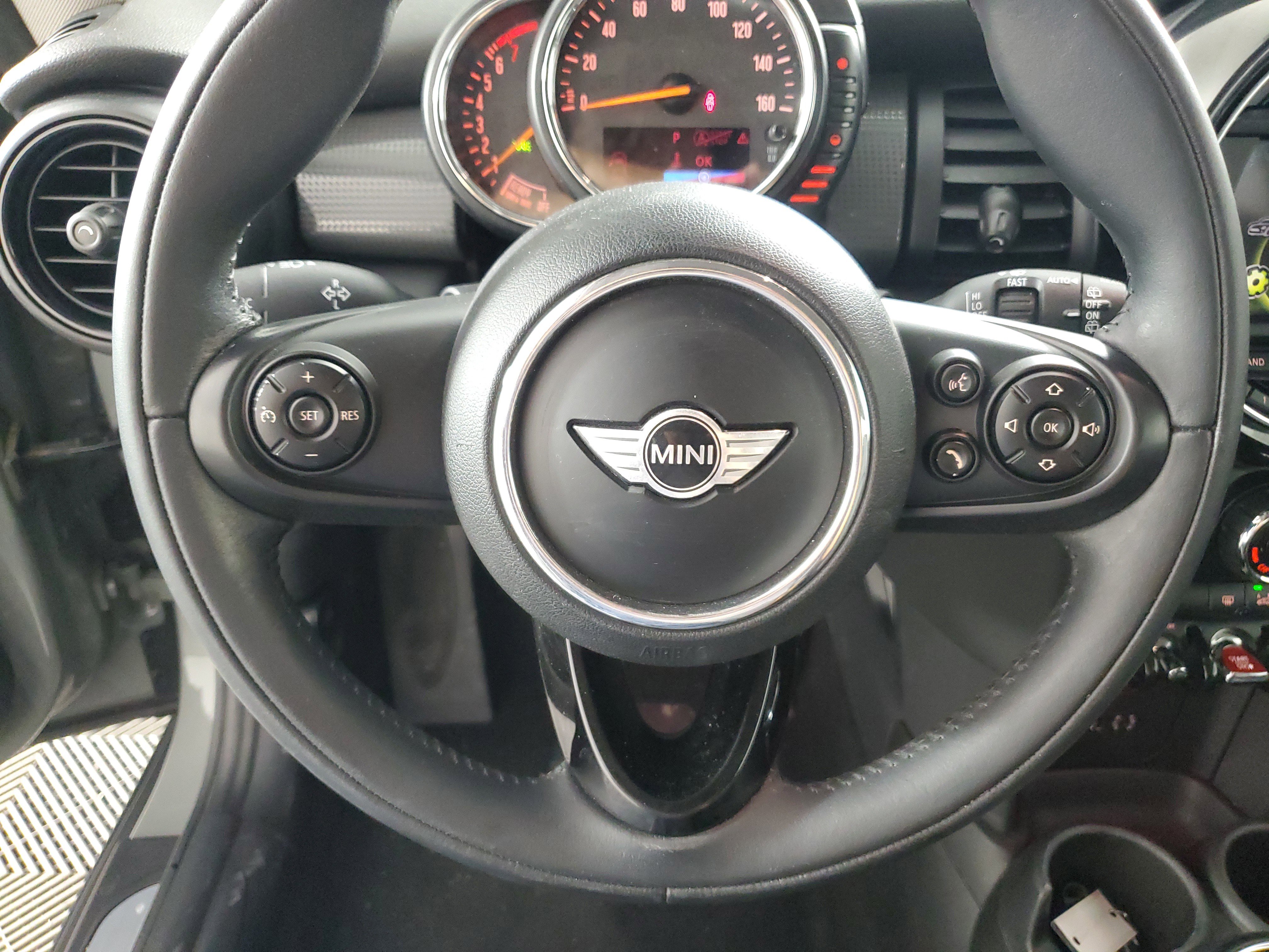 Used 2015 MINI Cooper 2-Door Hardtop image 21